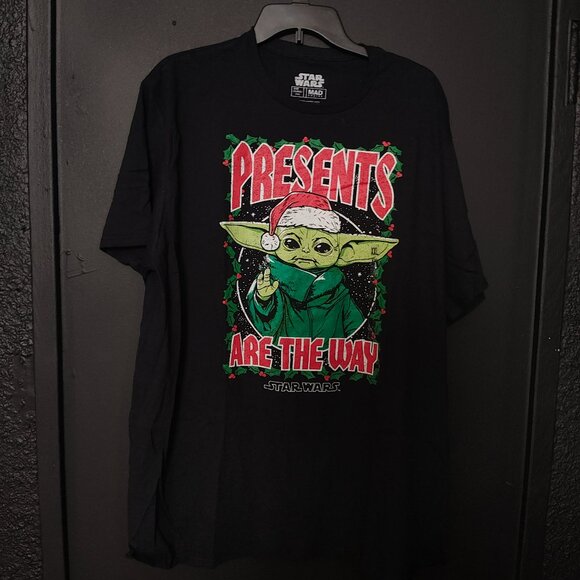 Star Wars Baby Yoda Grogu Christmas T-Shirt - "Presents Are The Way" - Picture 1 of 3